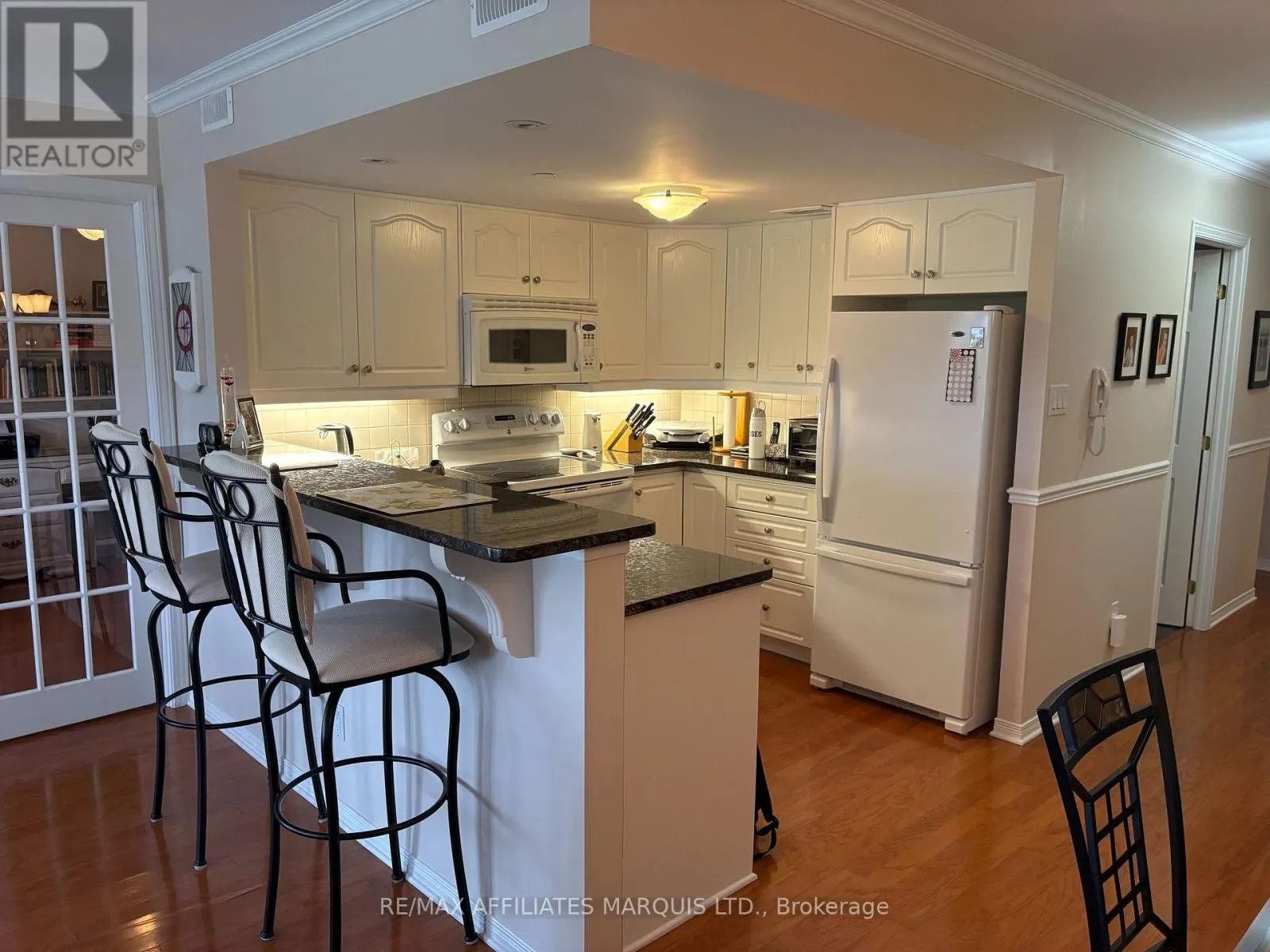 2 - 321 WATER STREET W