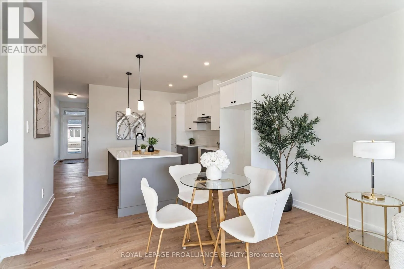 1042 TURNER DRIVE