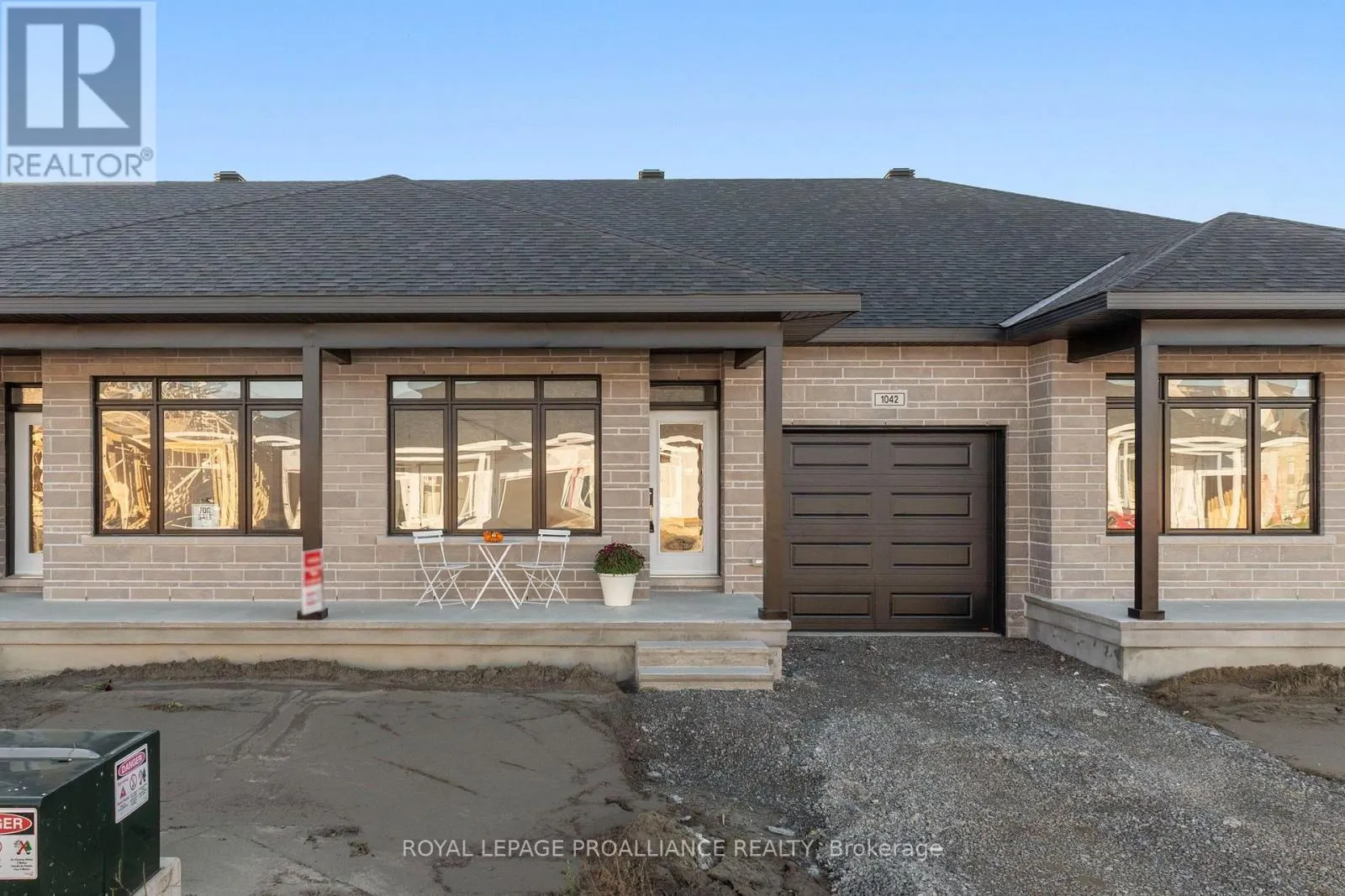 1042 TURNER DRIVE