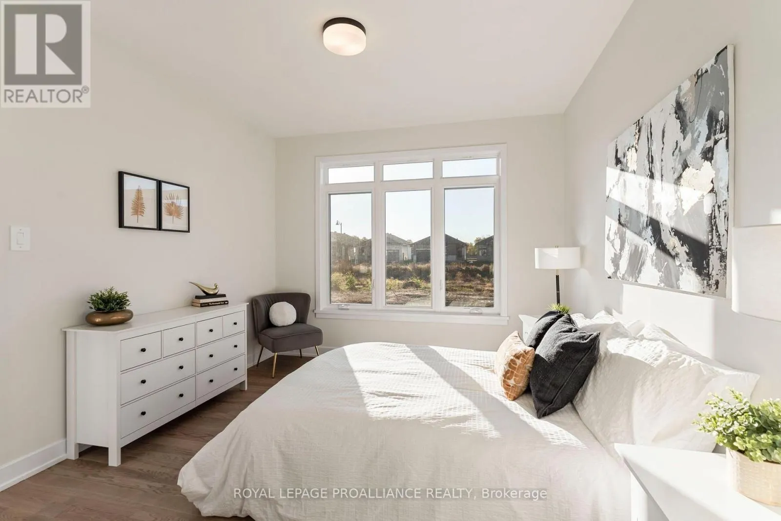 1042 TURNER DRIVE