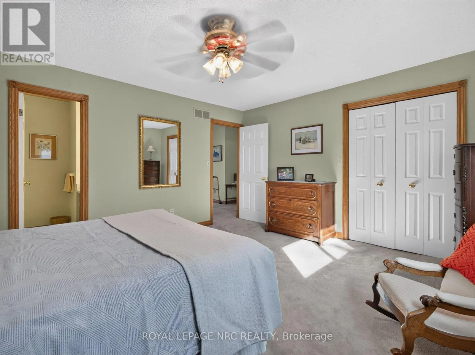 43 FARMINGTON DRIVE