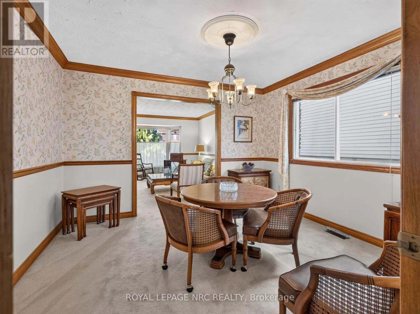 43 FARMINGTON DRIVE