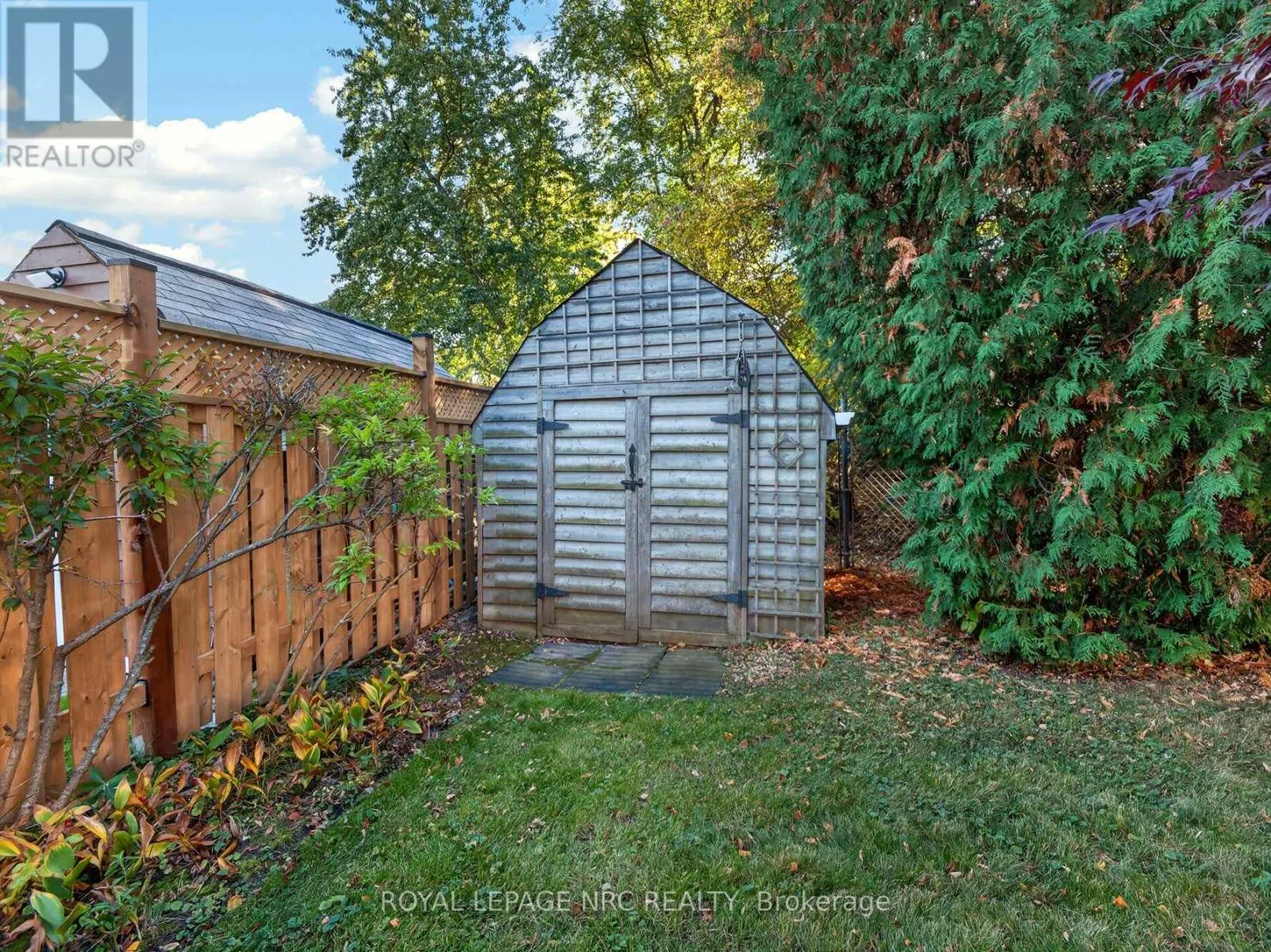 43 FARMINGTON DRIVE