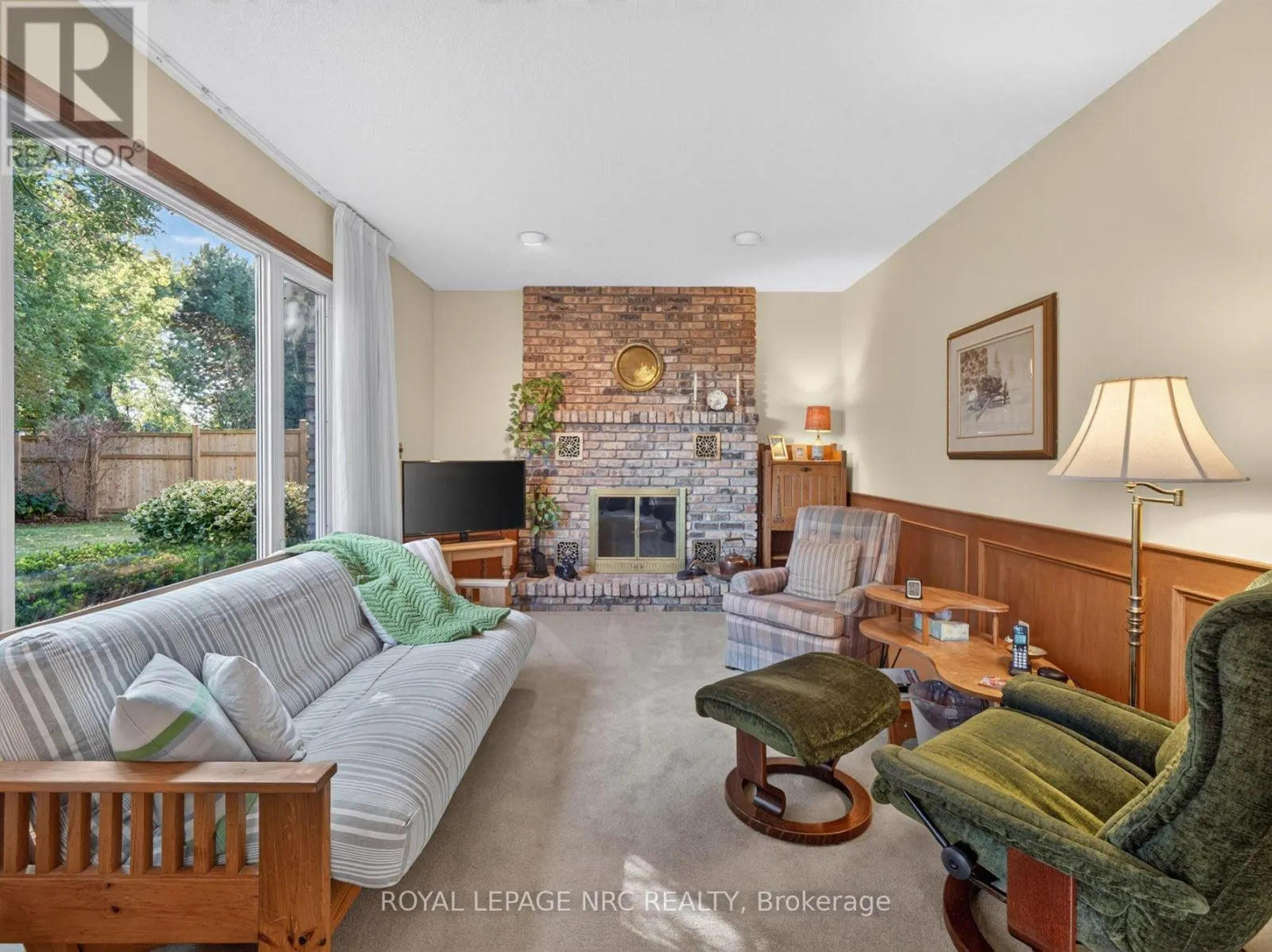 43 FARMINGTON DRIVE