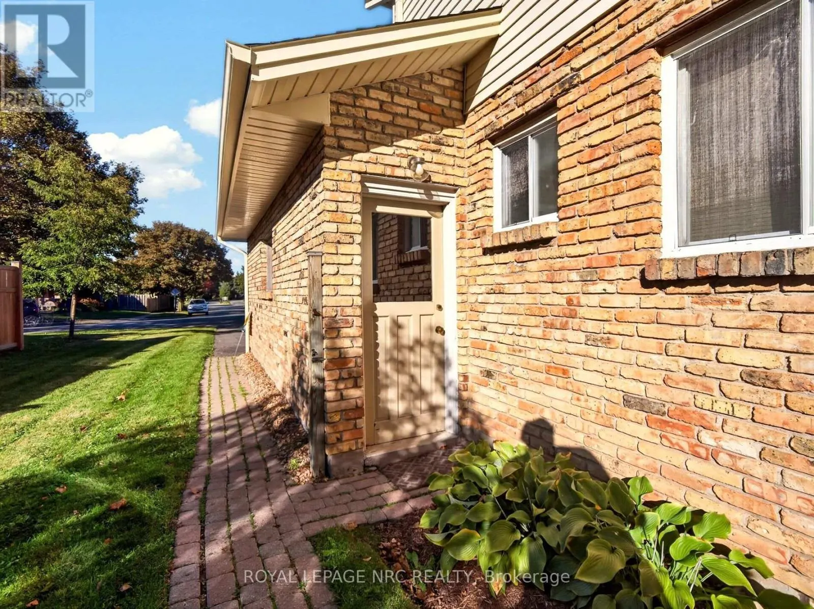 43 FARMINGTON DRIVE