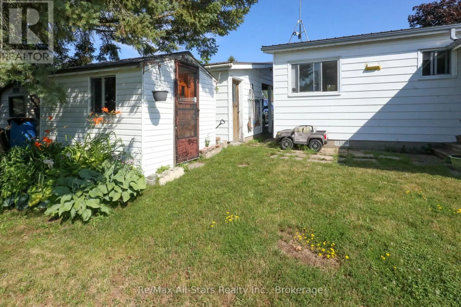 7 CEDAR STREET