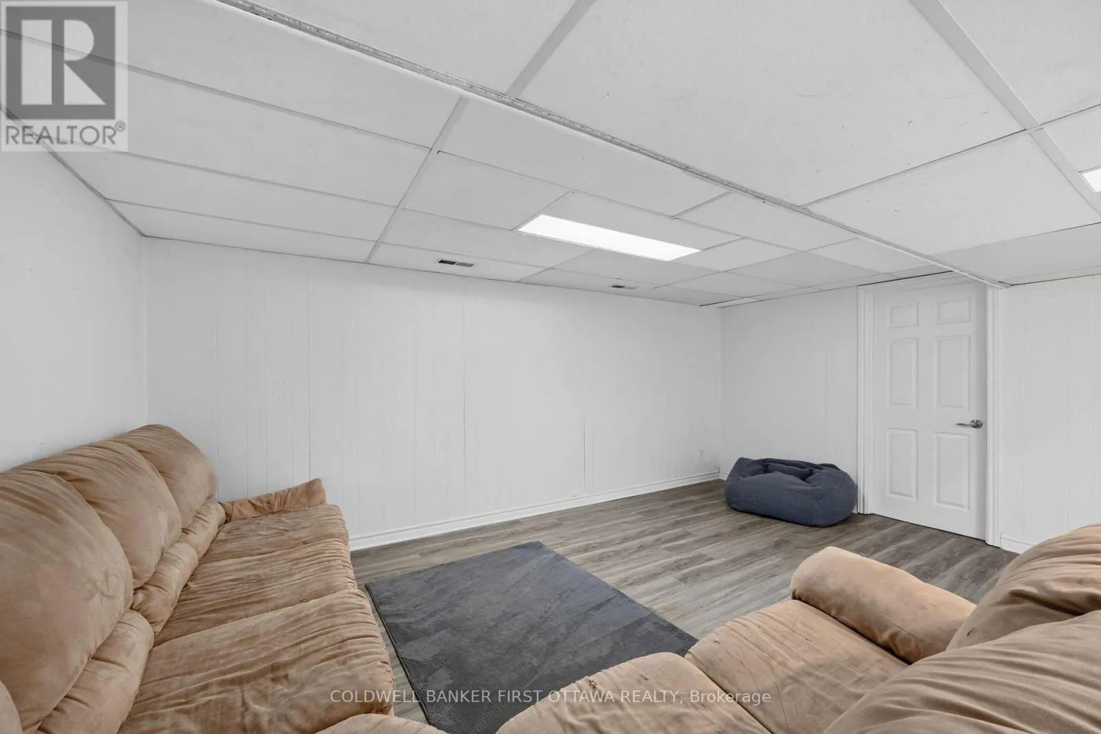 12 BRADGATE DRIVE