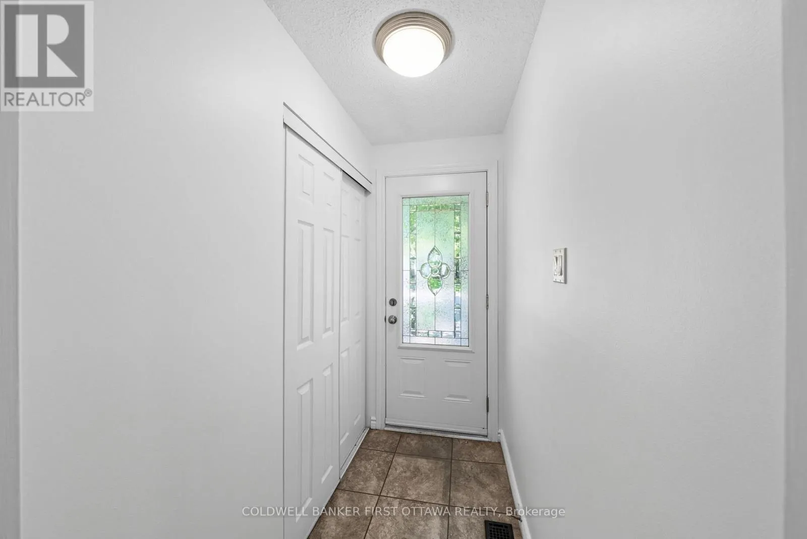 12 BRADGATE DRIVE