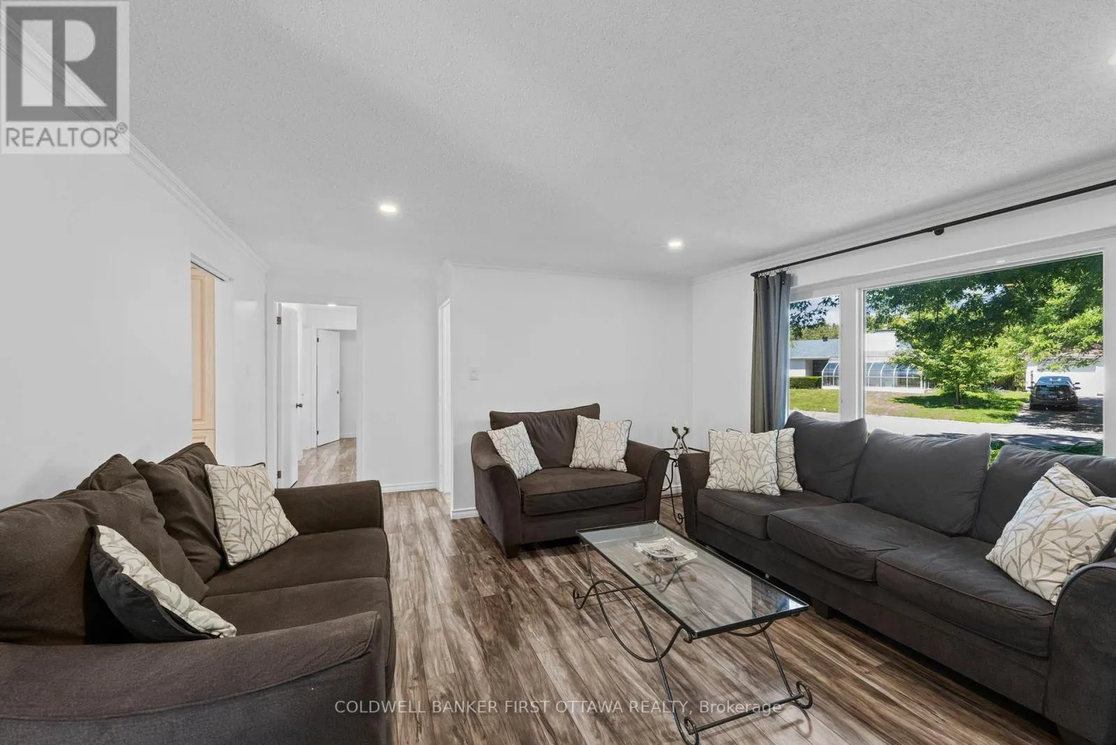 12 BRADGATE DRIVE