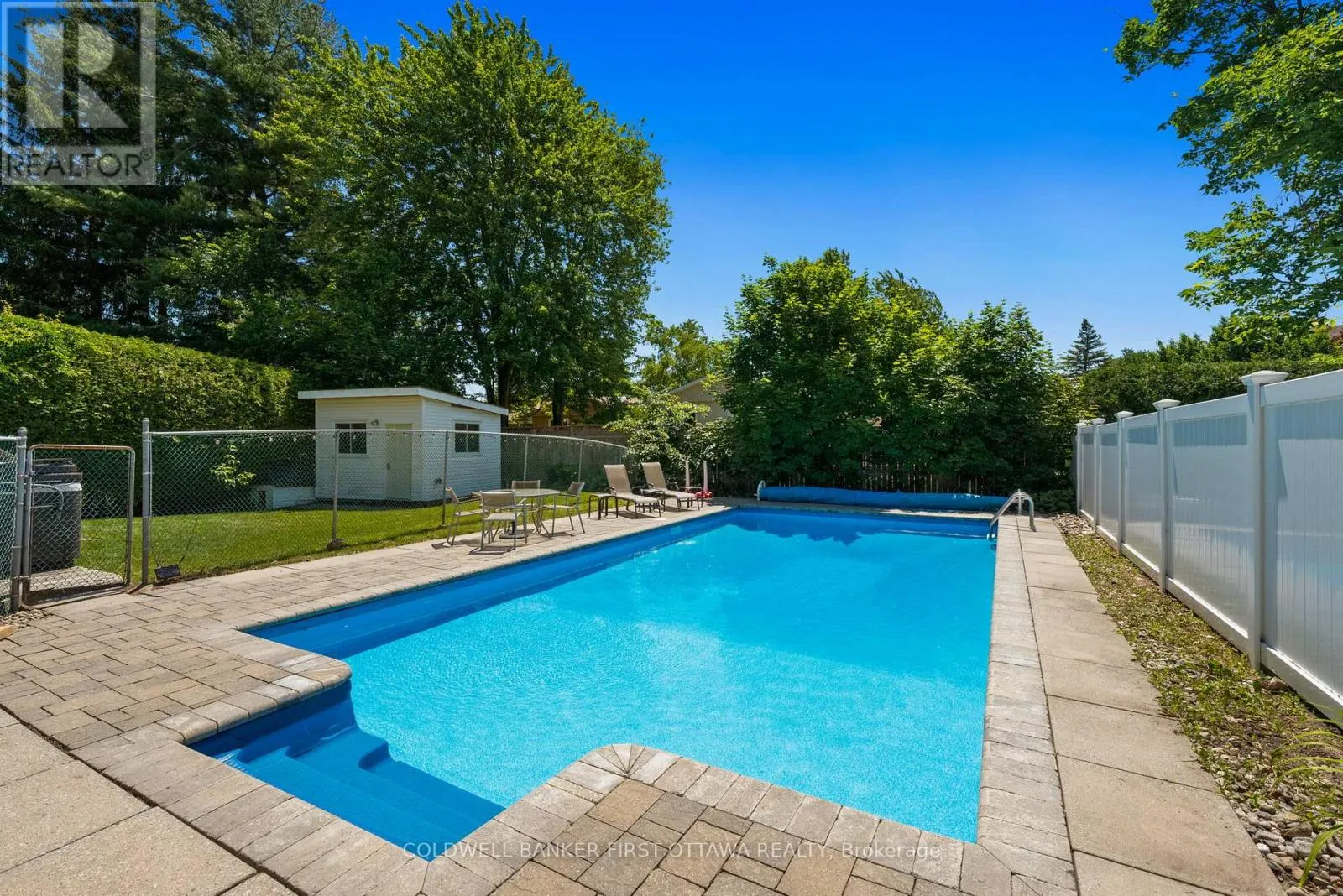 12 BRADGATE DRIVE