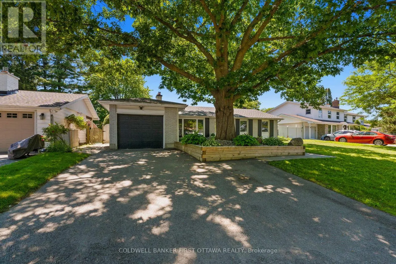 12 BRADGATE DRIVE