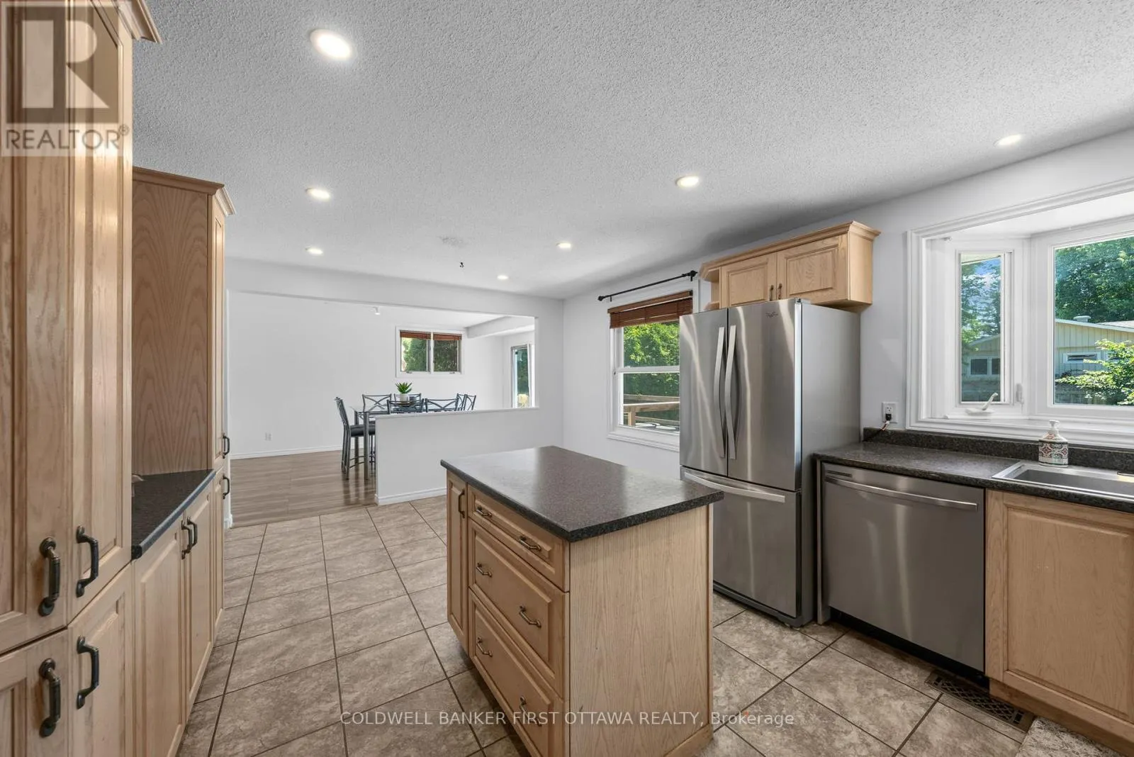 12 BRADGATE DRIVE