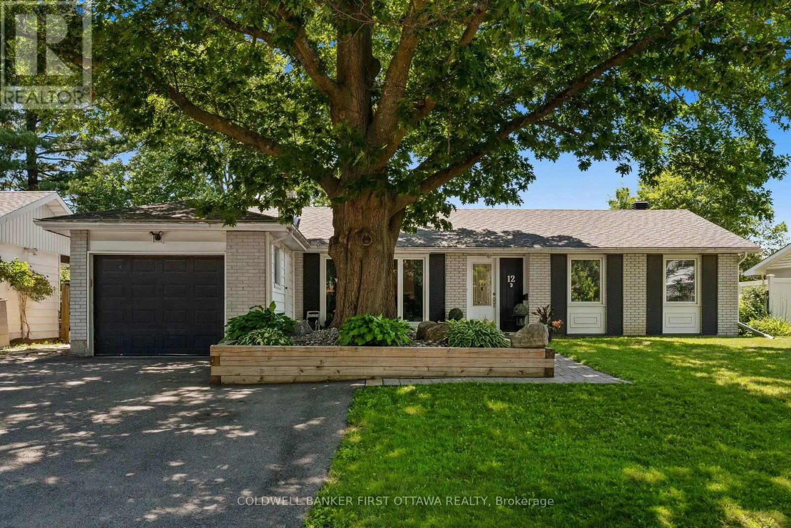 12 BRADGATE DRIVE
