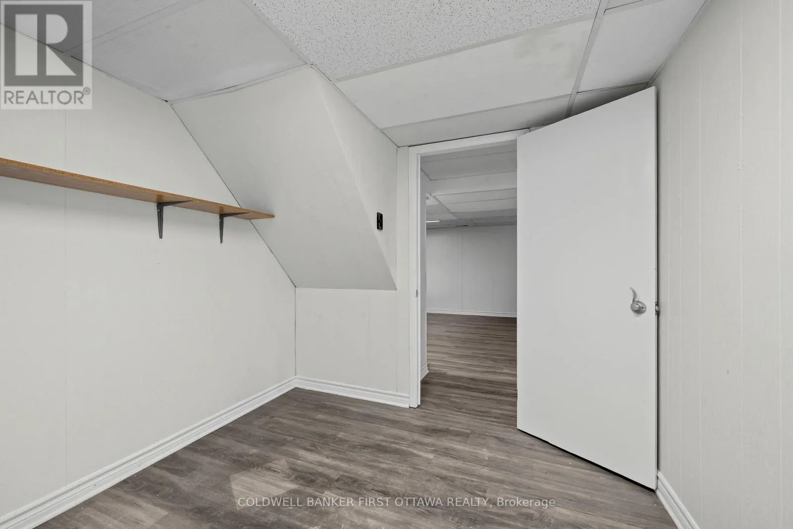 12 BRADGATE DRIVE