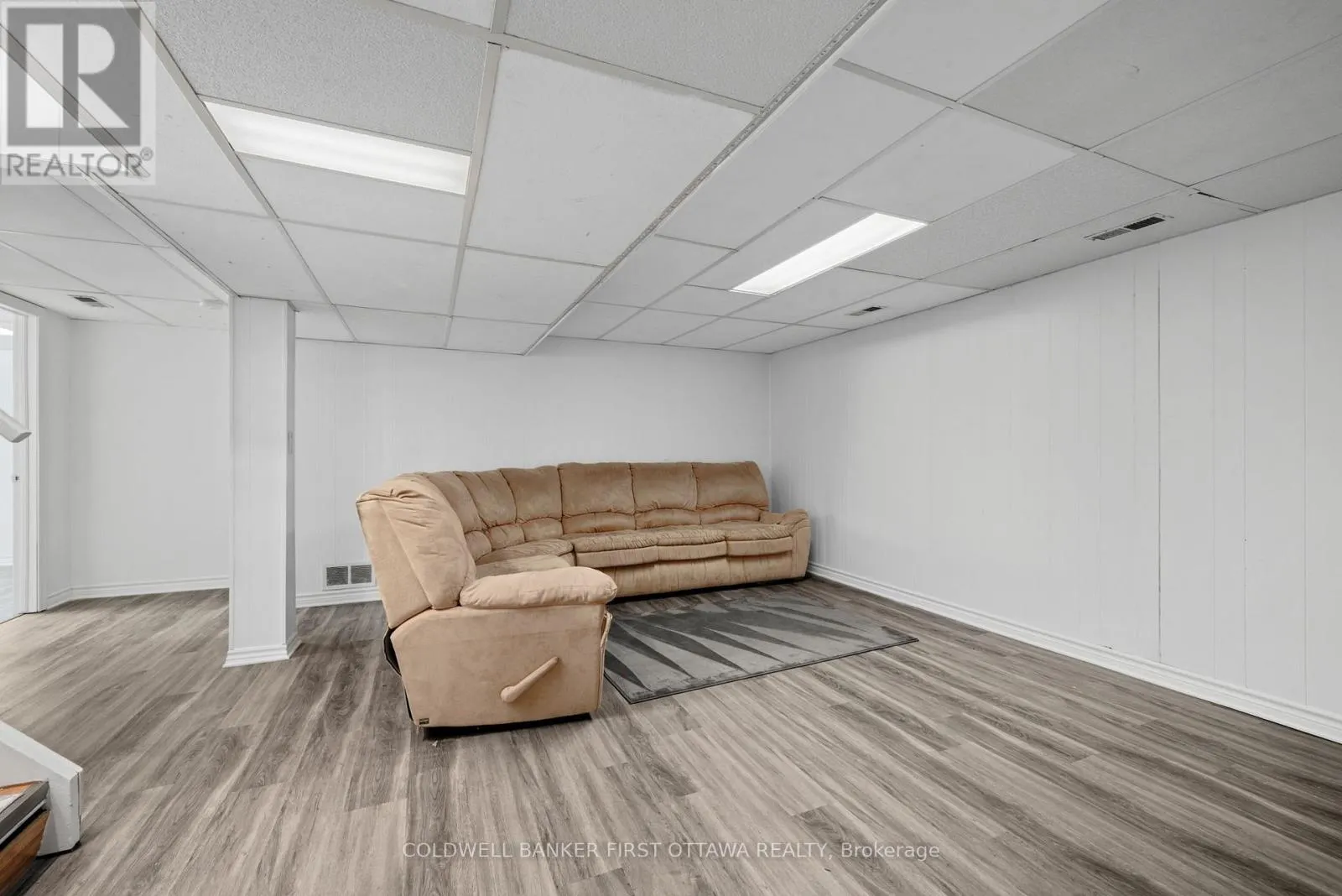 12 BRADGATE DRIVE