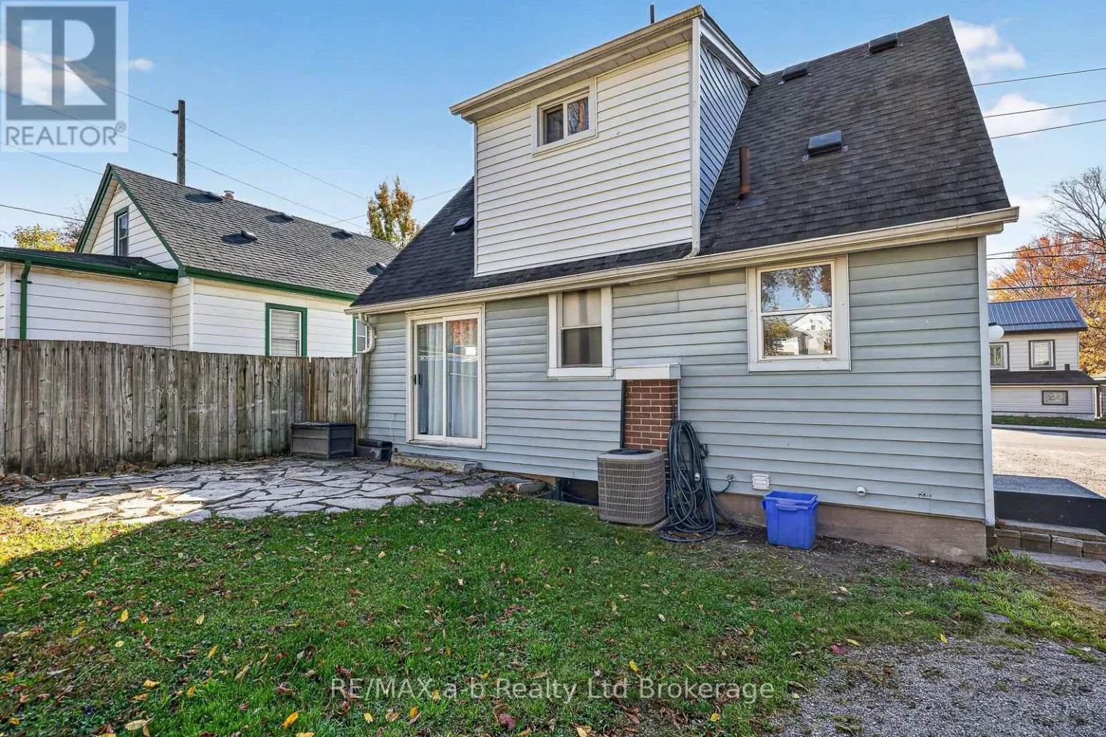 825 JAMES STREET