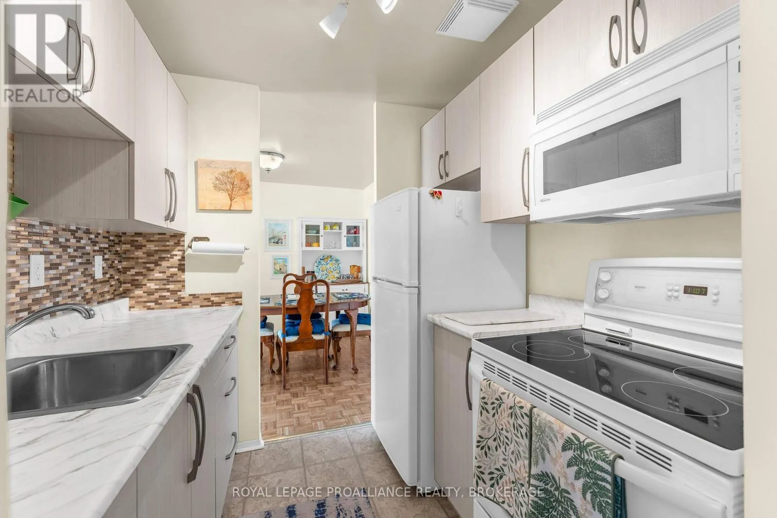 615 - 17 ELDON HALL PLACE #615