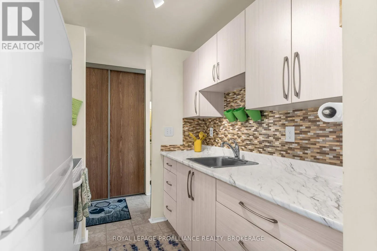 615 - 17 ELDON HALL PLACE #615