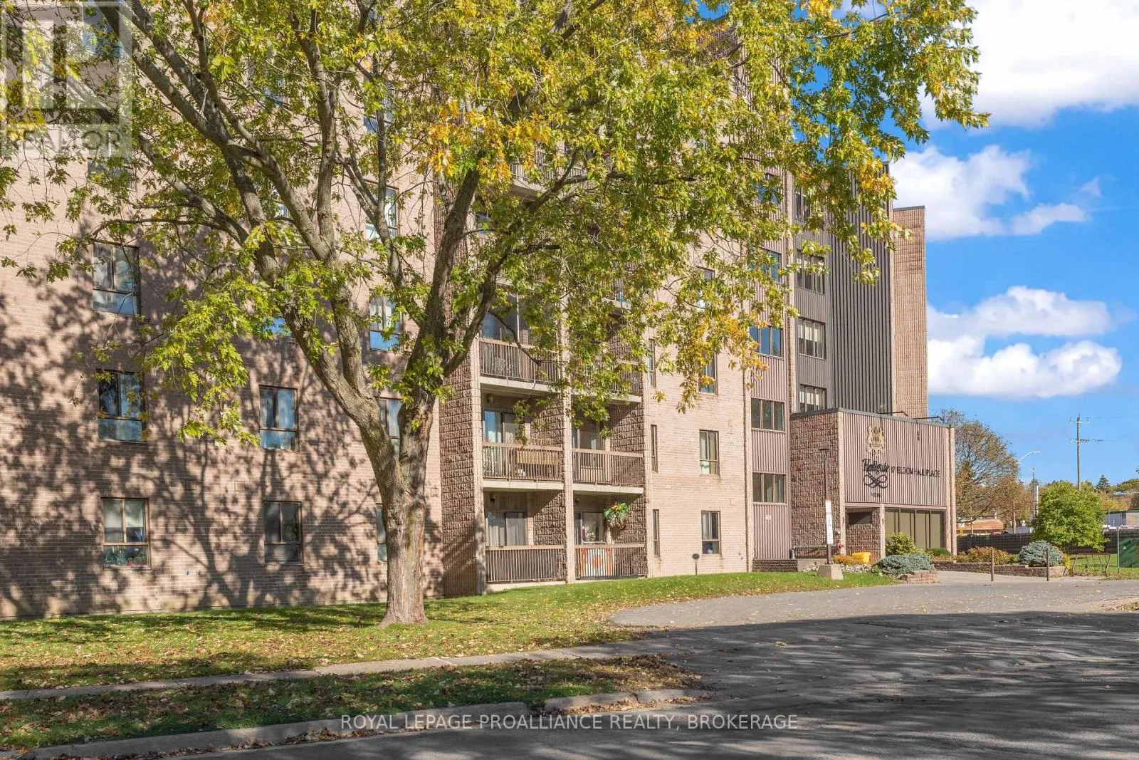 615 - 17 ELDON HALL PLACE #615