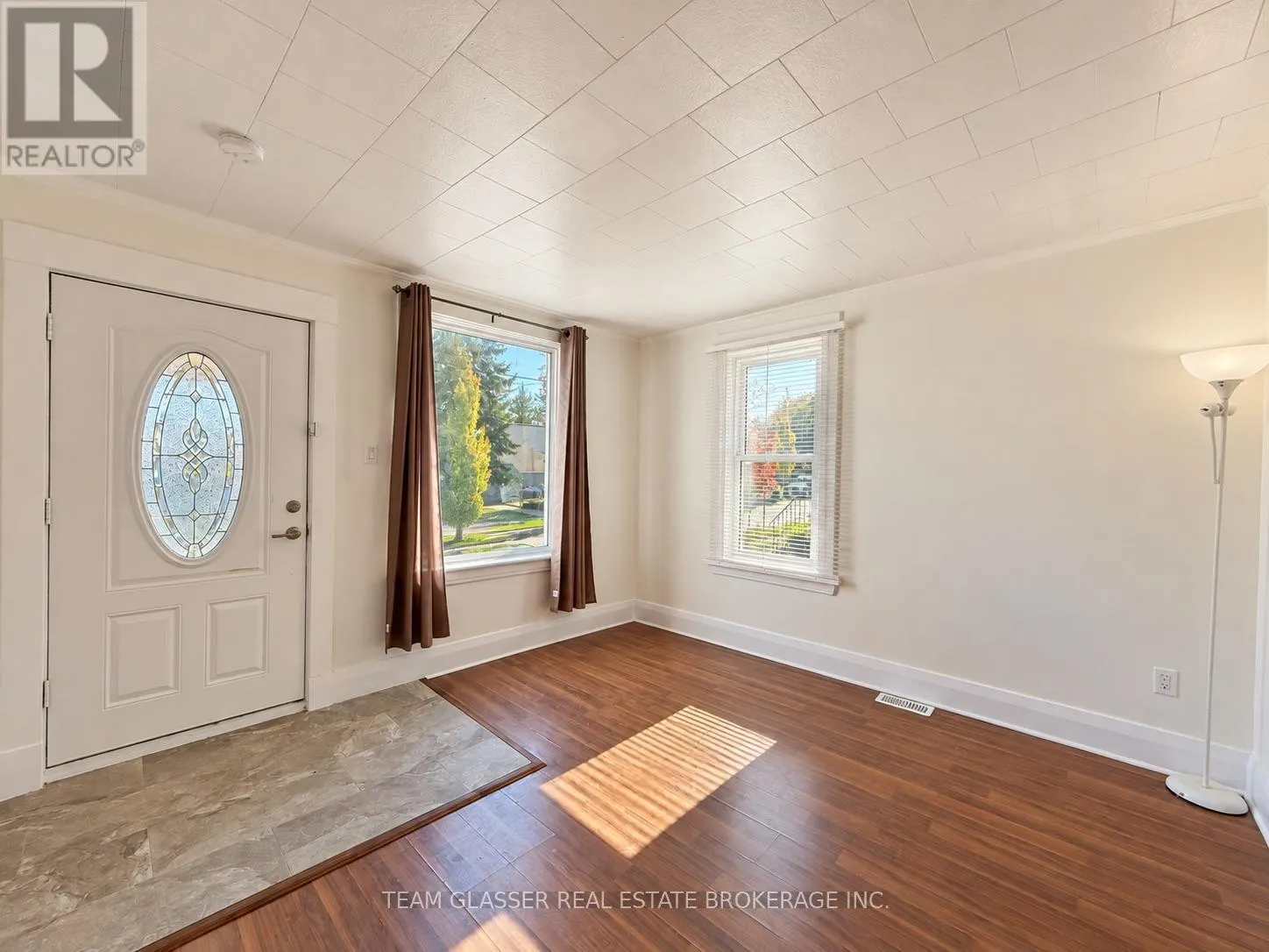 80 MACKAY AVENUE