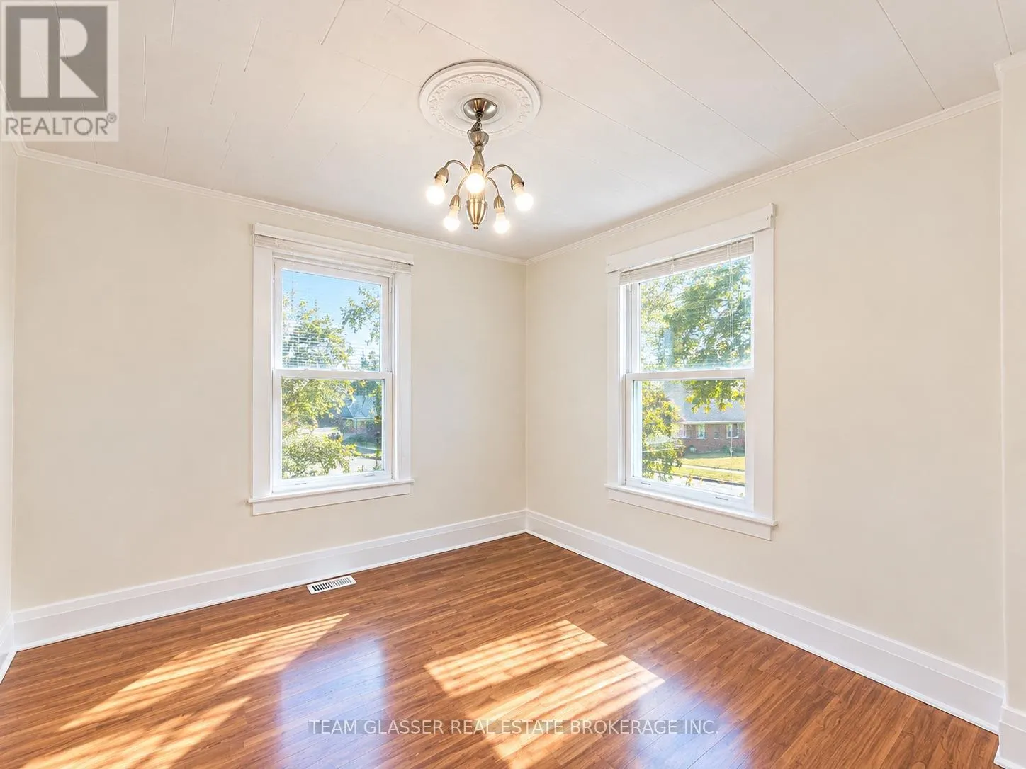 80 MACKAY AVENUE