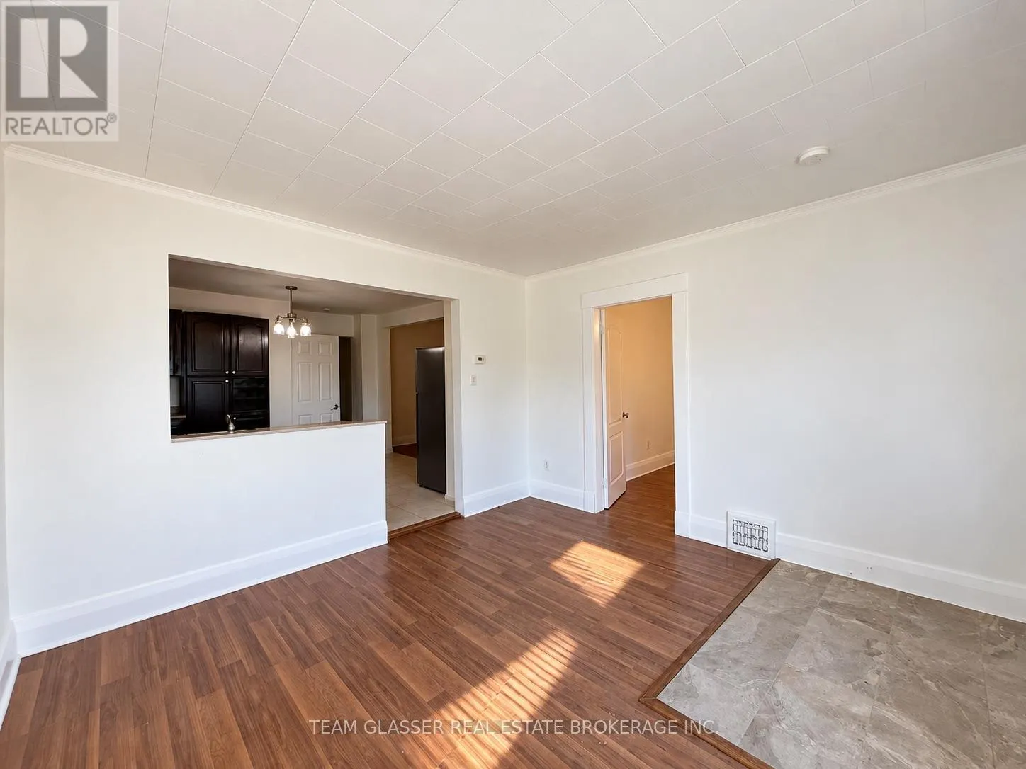 80 MACKAY AVENUE