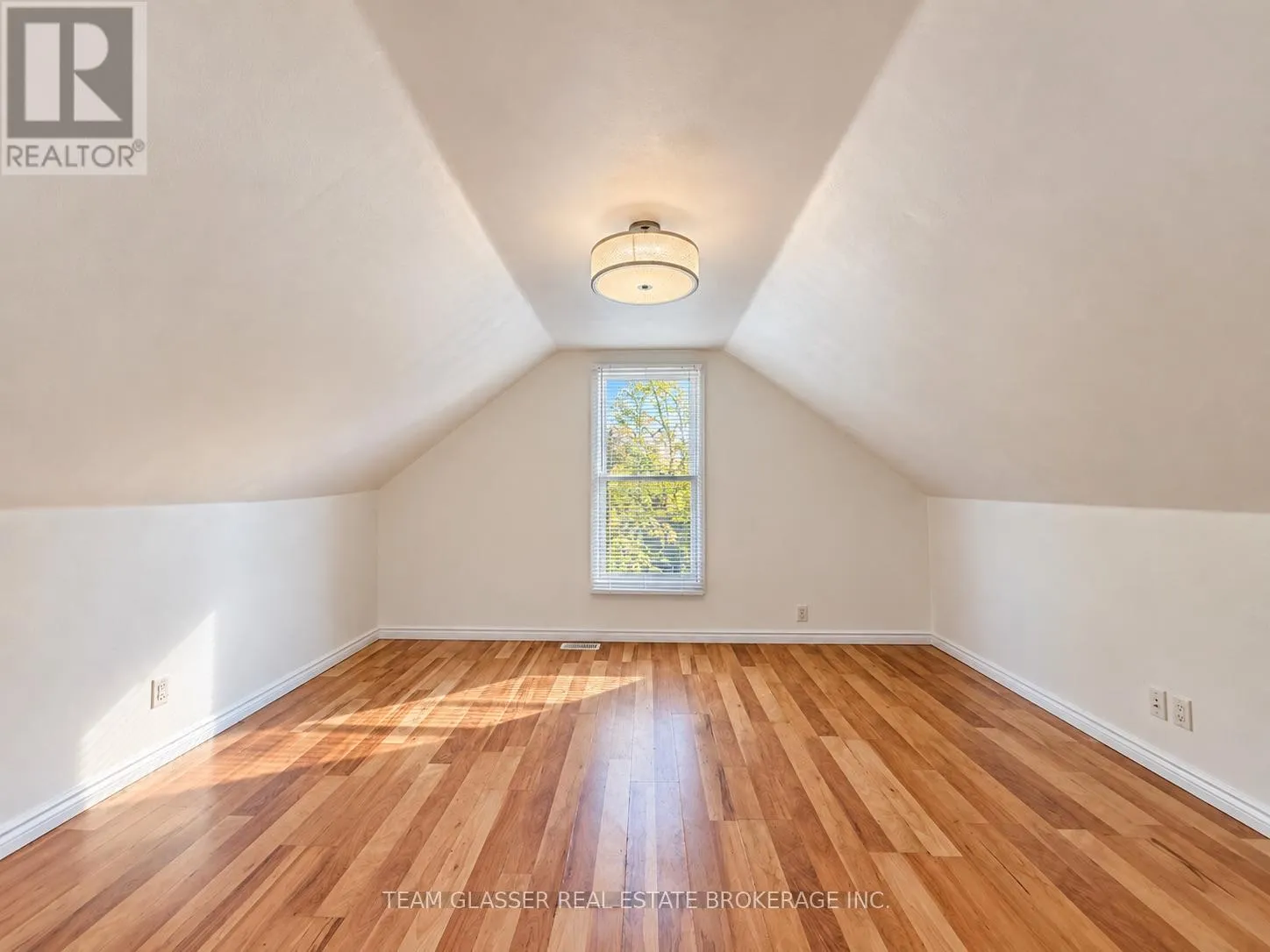 80 MACKAY AVENUE