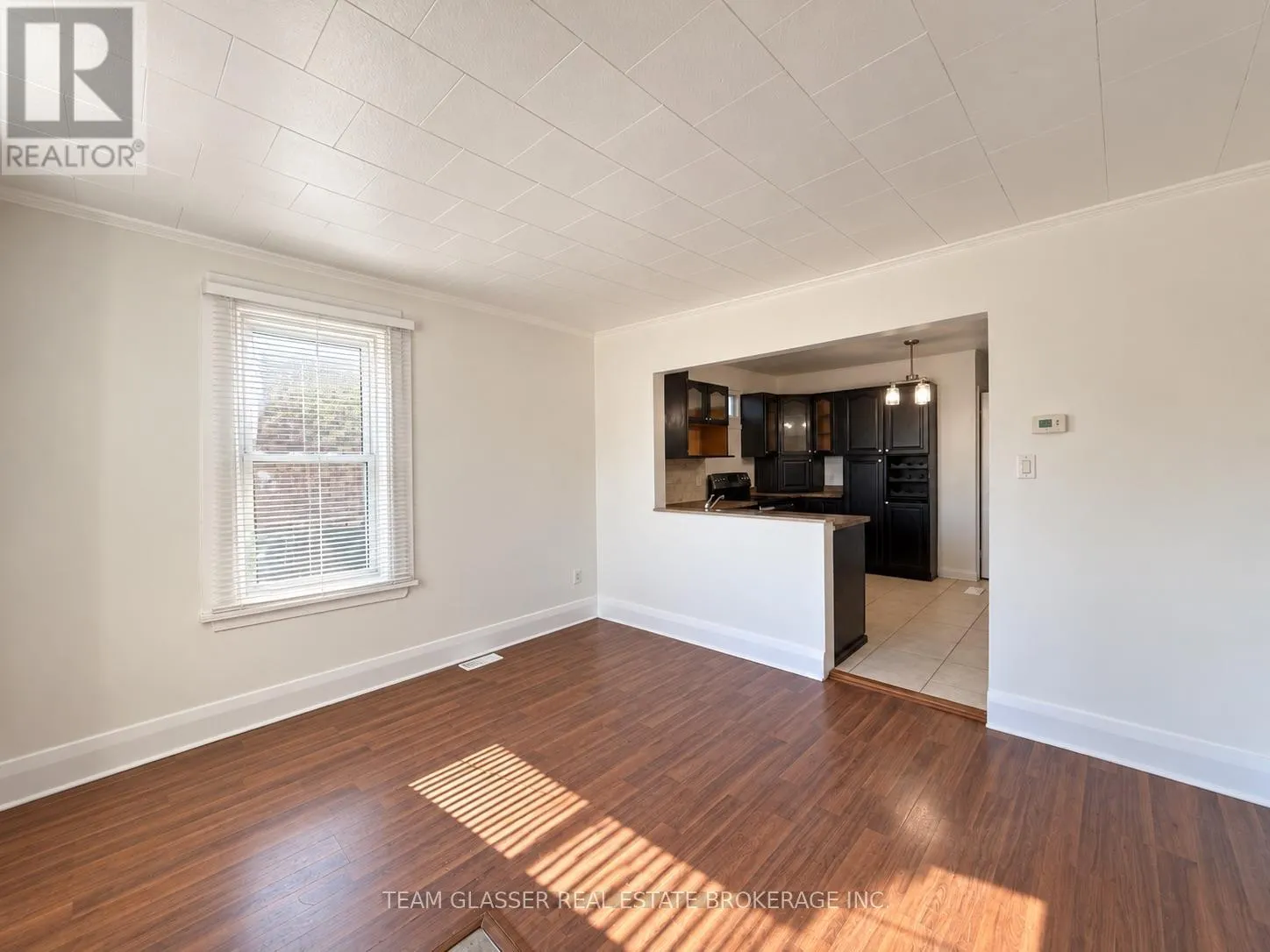 80 MACKAY AVENUE