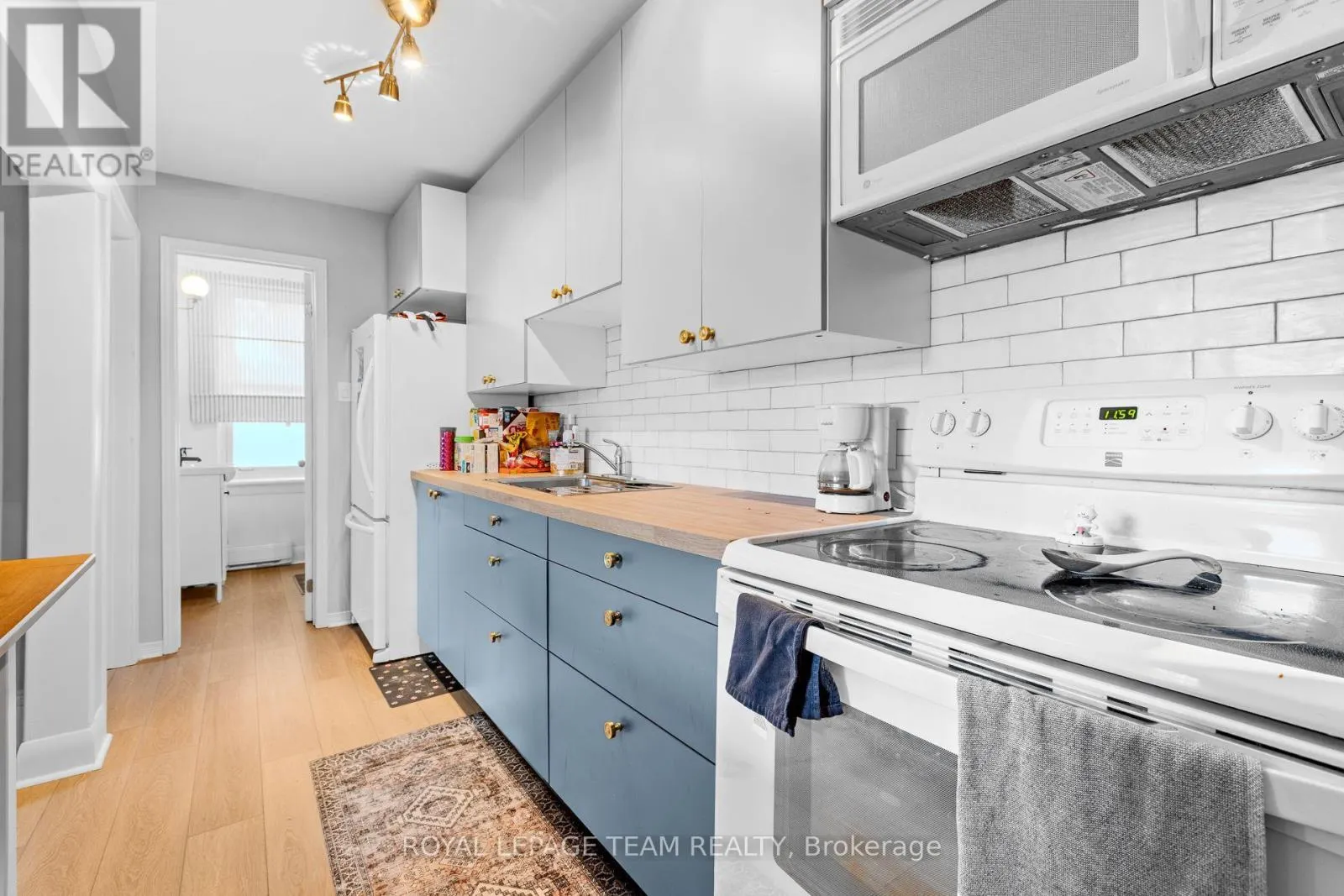 84 SHERBROOKE AVENUE