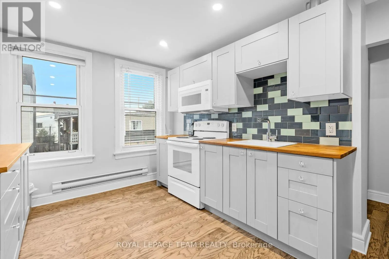 84 SHERBROOKE AVENUE