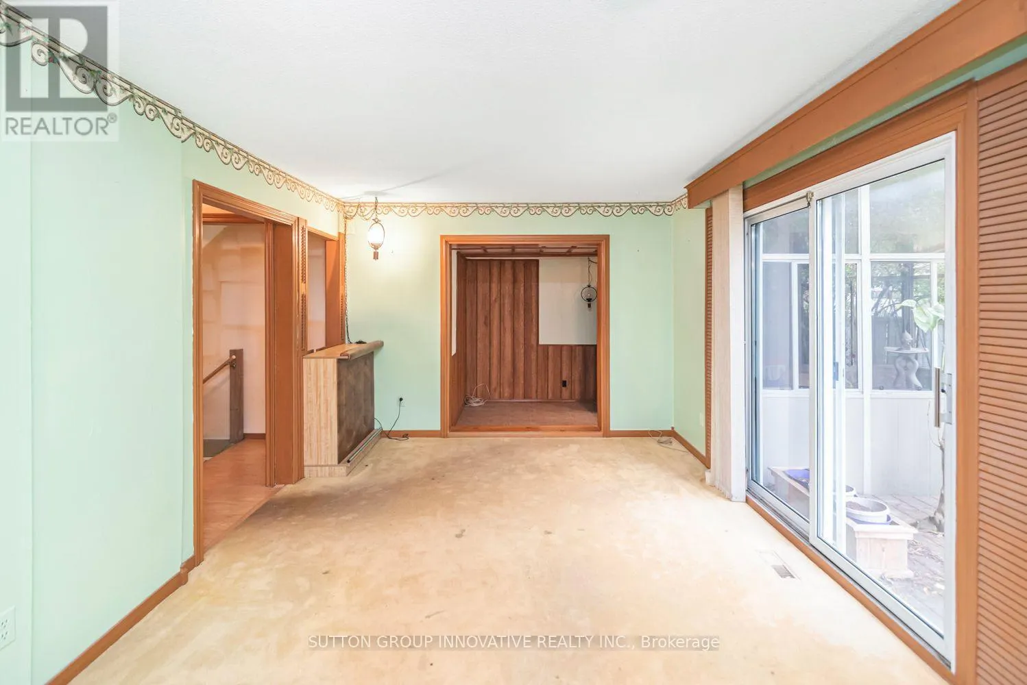160 BIRCHCLIFFE CRESCENT