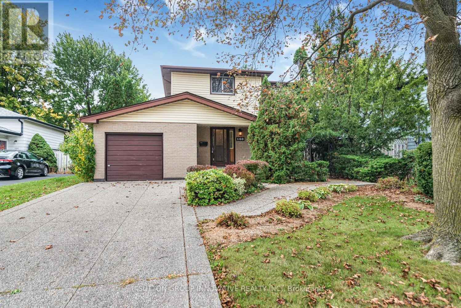 160 BIRCHCLIFFE CRESCENT