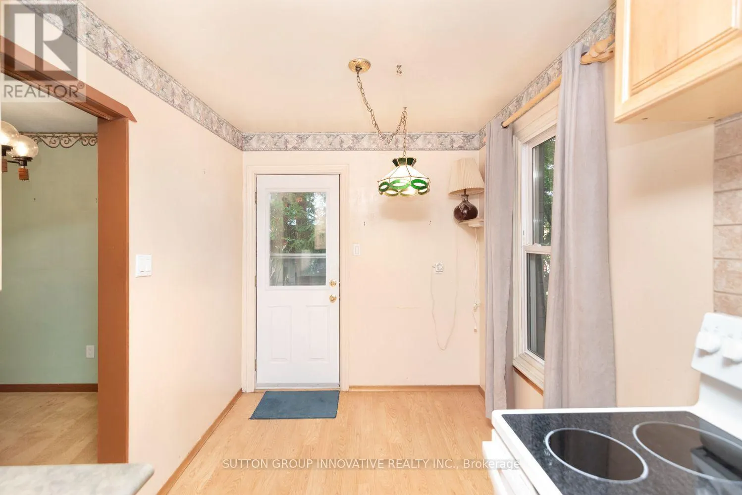 160 BIRCHCLIFFE CRESCENT