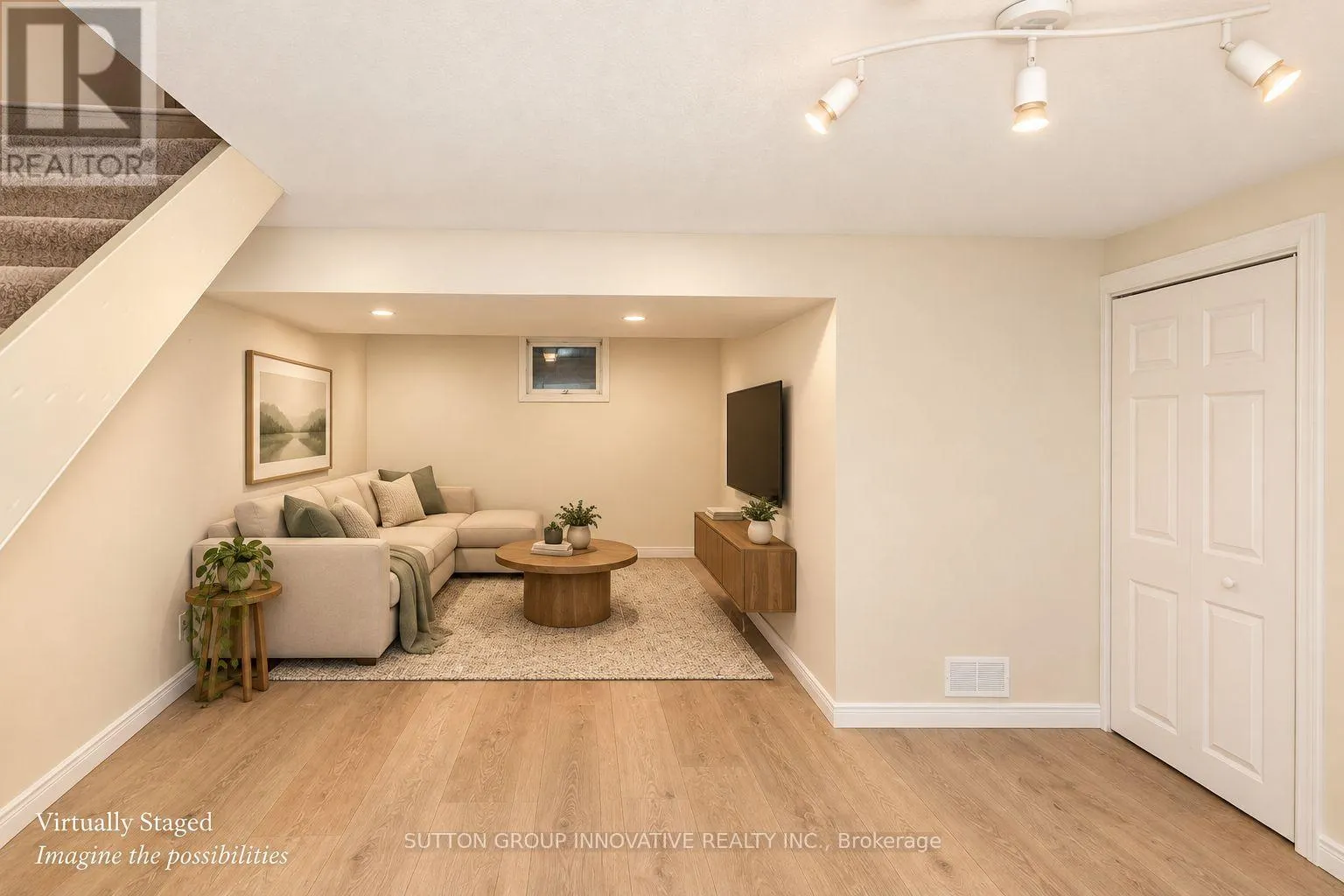 160 BIRCHCLIFFE CRESCENT