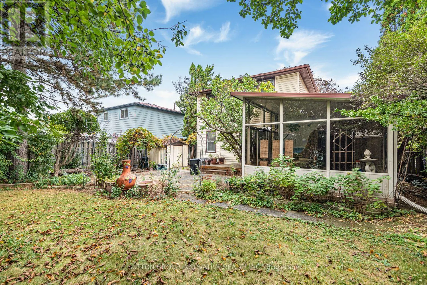 160 BIRCHCLIFFE CRESCENT