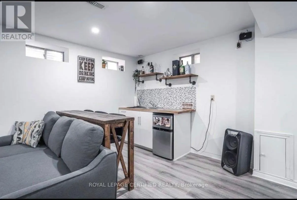 15 CACTUS CRESCENT