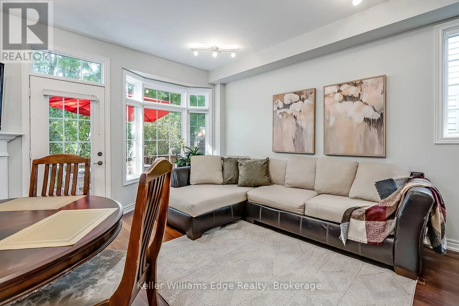 46 SUNNYCROFT COURT W