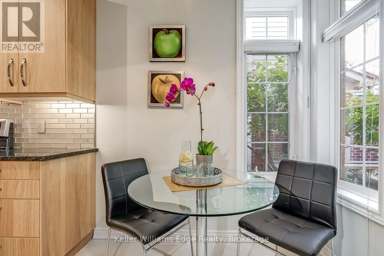46 SUNNYCROFT COURT W