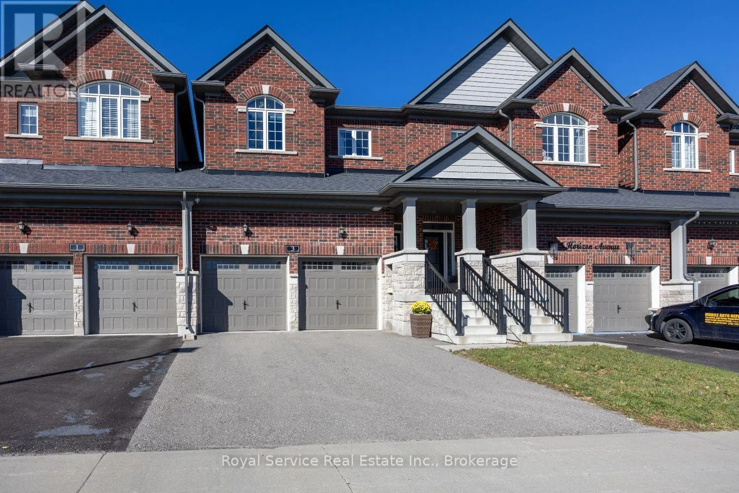 3 HORIZON AVENUE