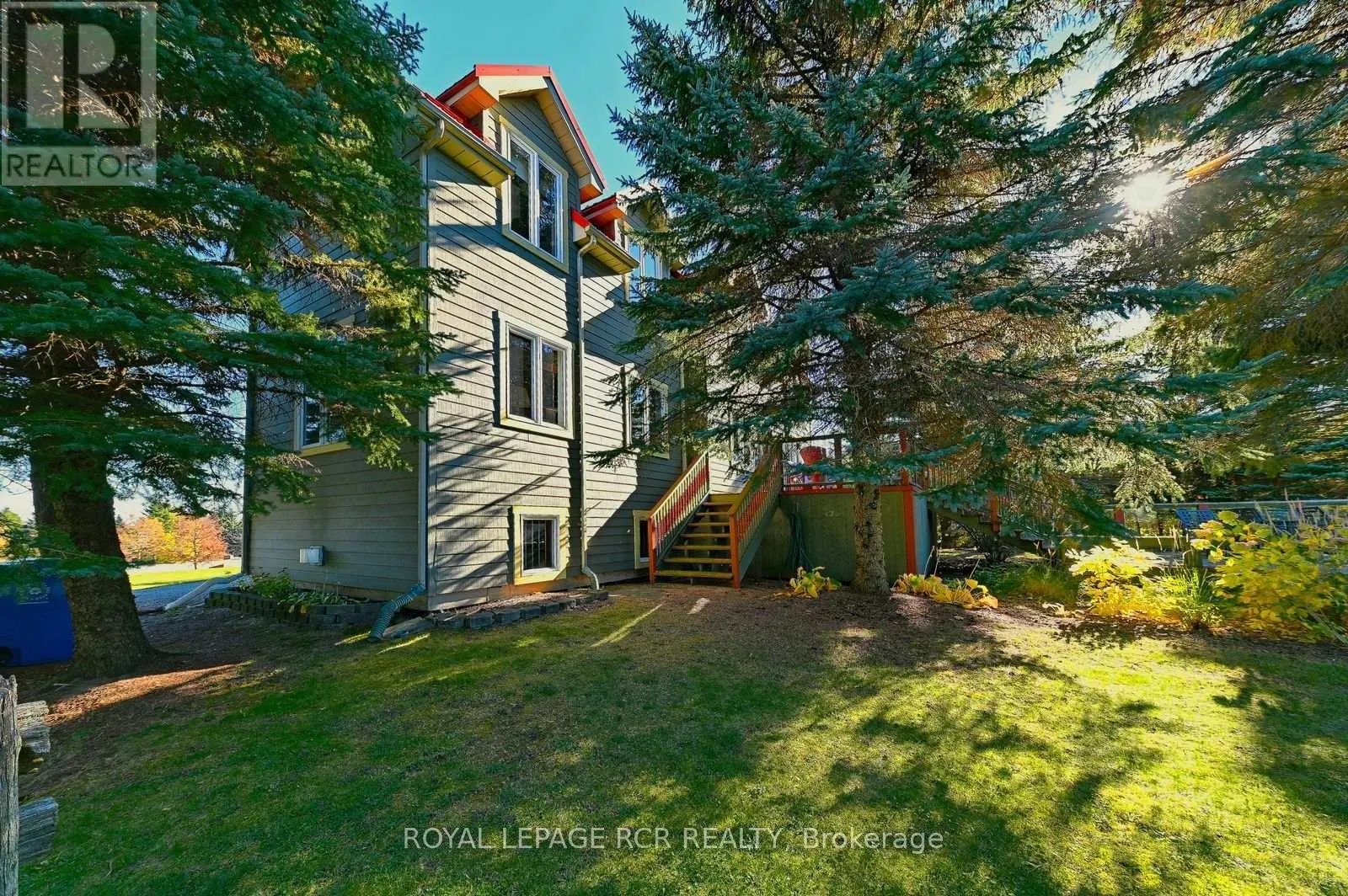 21 LLOYDS TRAVERSE CRESCENT