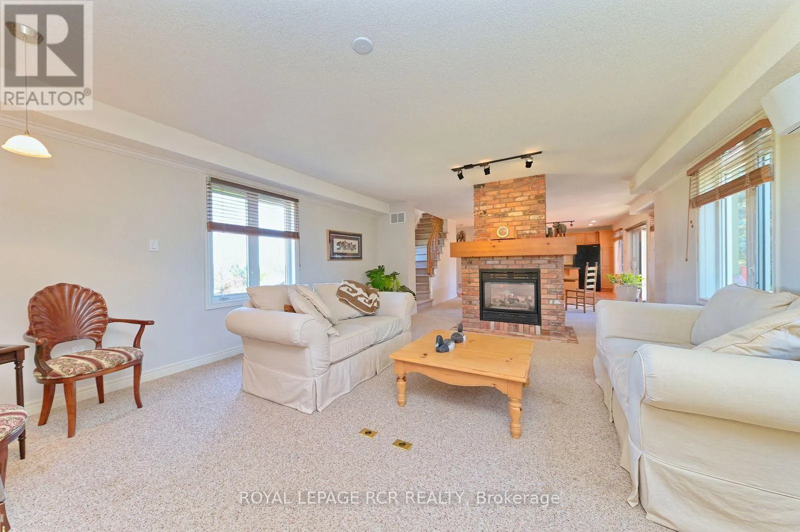 21 LLOYDS TRAVERSE CRESCENT