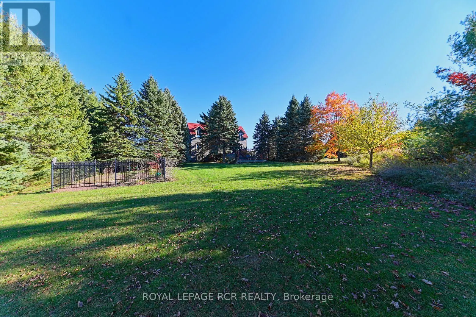 21 LLOYDS TRAVERSE CRESCENT