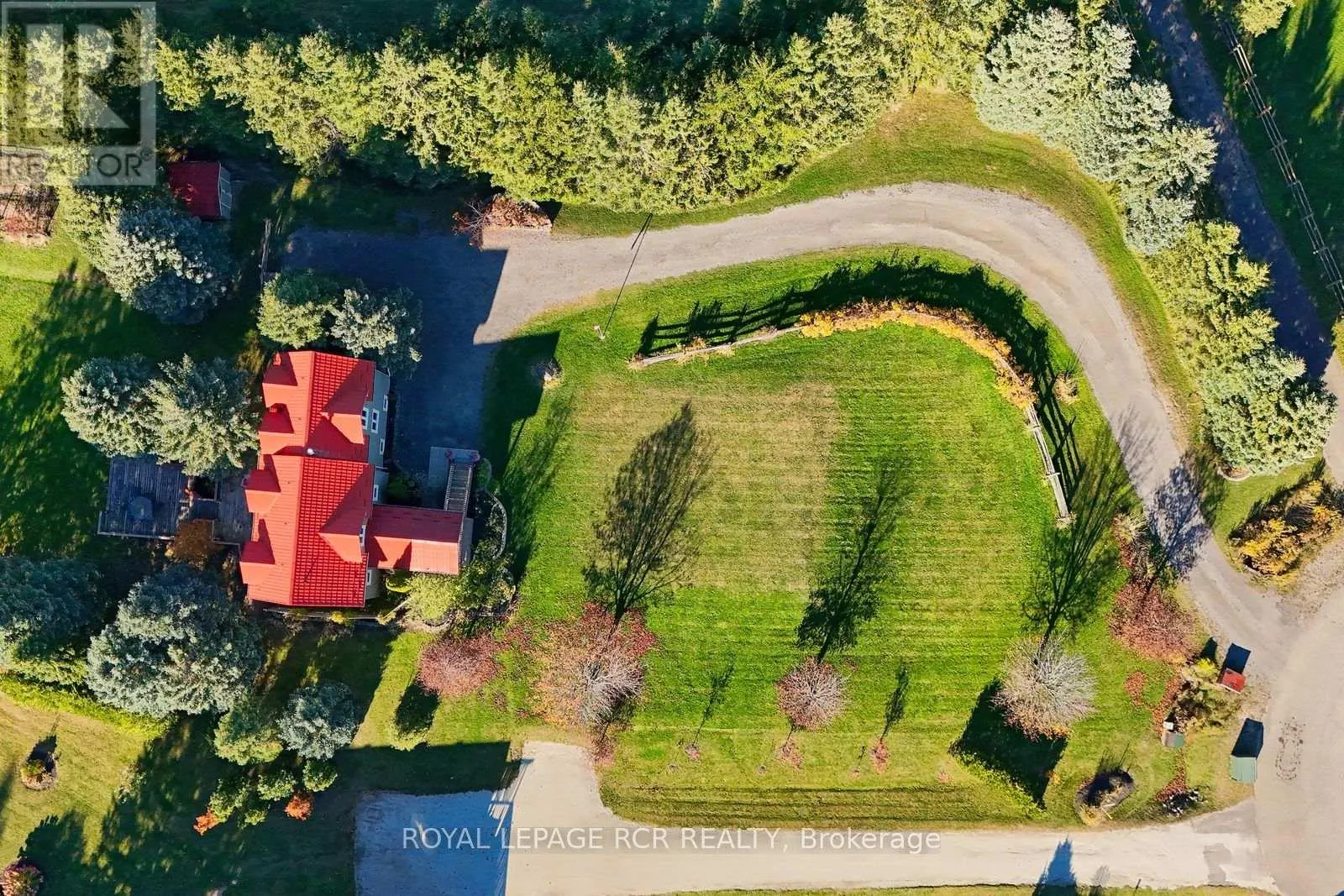 21 LLOYDS TRAVERSE CRESCENT