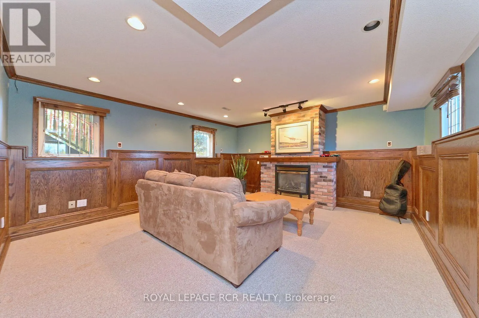 21 LLOYDS TRAVERSE CRESCENT