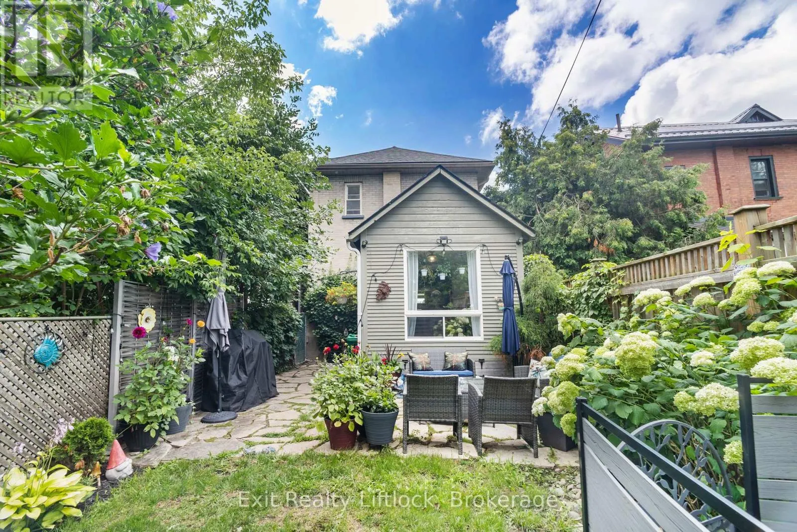 592 SHERBROOKE STREET