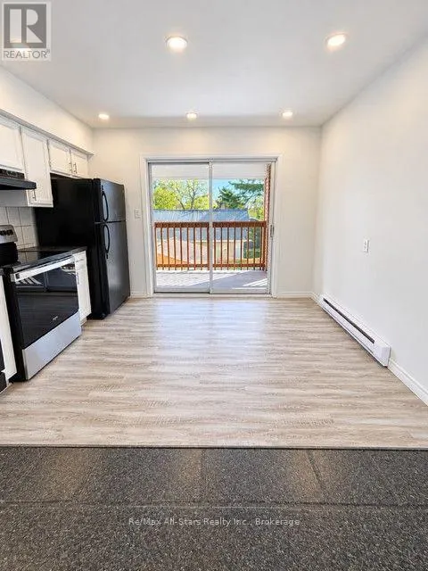 2 - 53 HELEN STREET #2