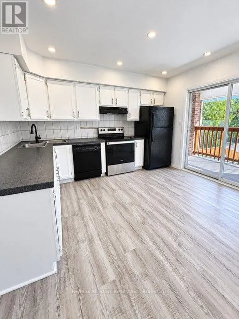 2 - 53 HELEN STREET #2