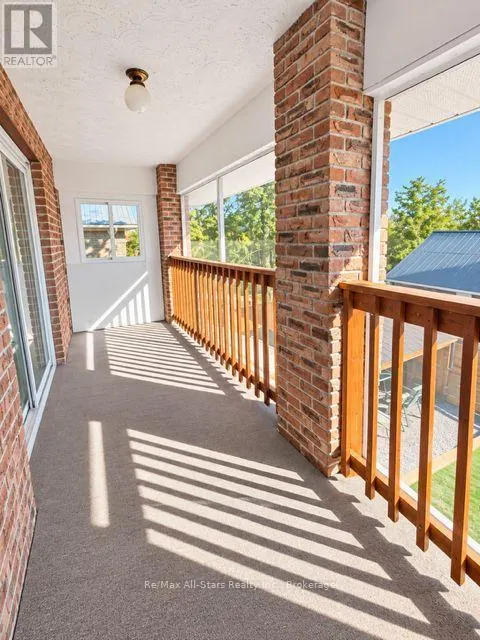 2 - 53 HELEN STREET #2