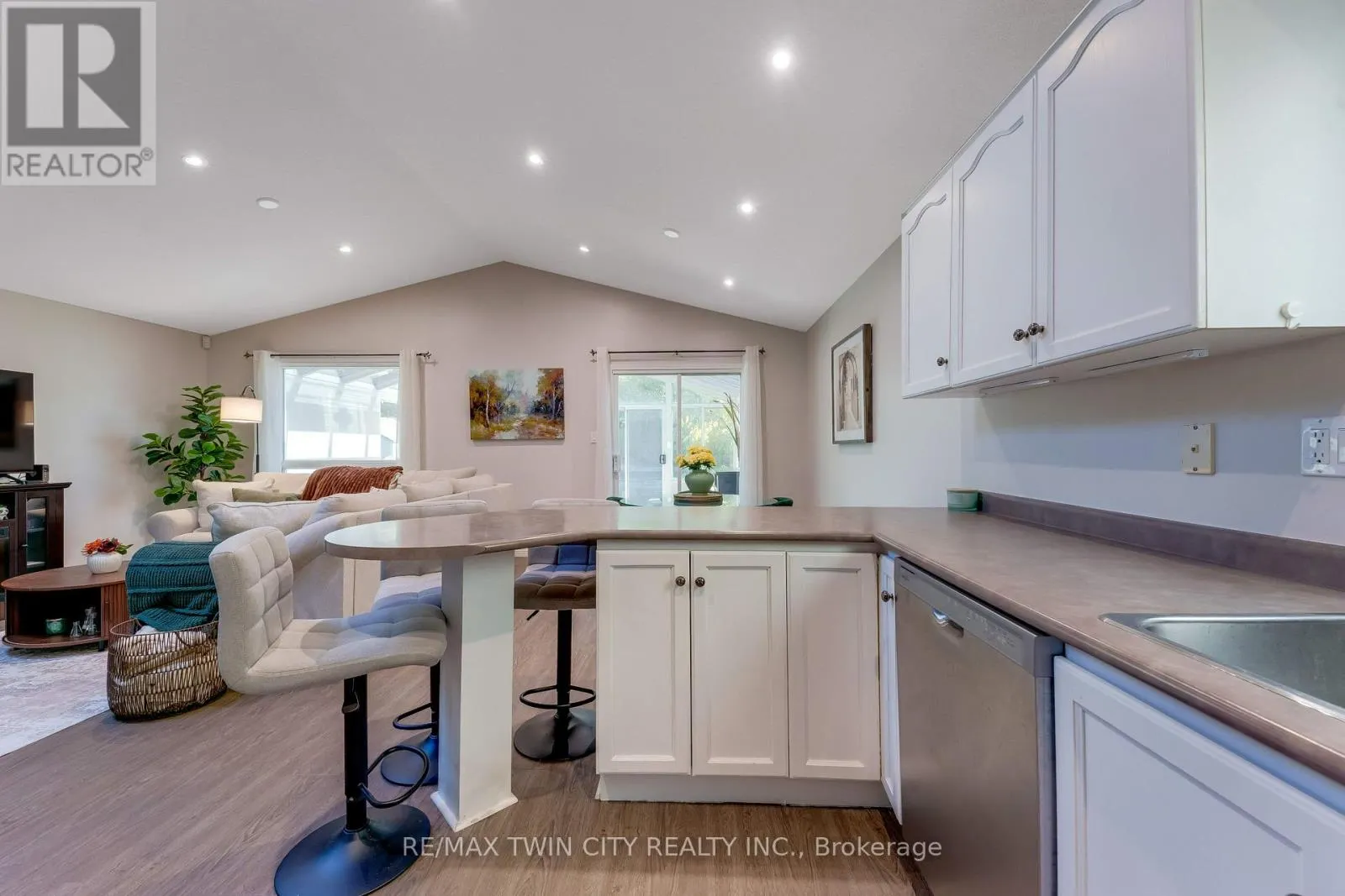 268 KEEWATIN AVENUE