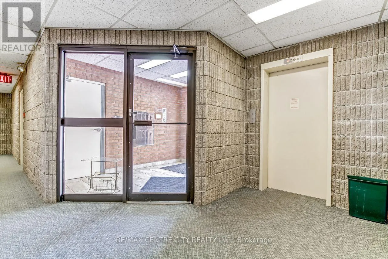 11 - 125 ELM STREET #11